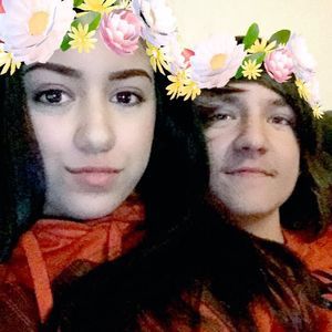 Meet your Posher, Cyra